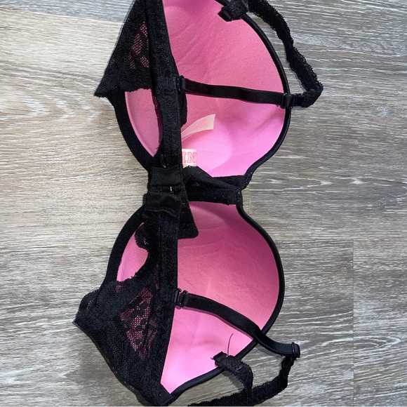 ✨5/$15 VS bra - Picture 2 of 3